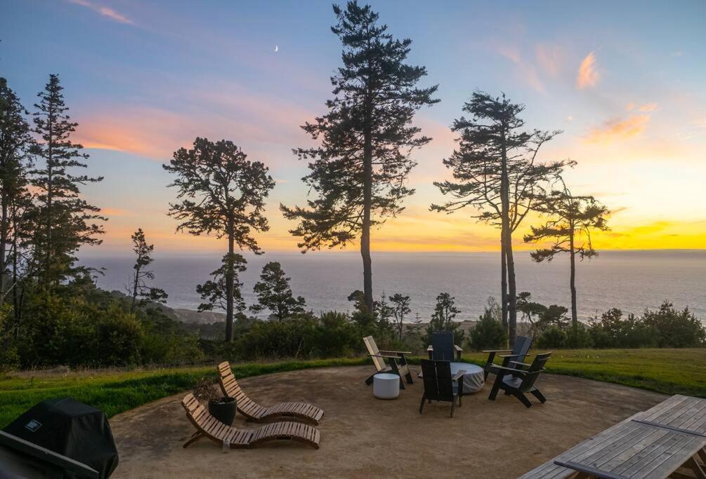 Driftwood Lodge ~ 5 Bedroom / 7 Bath ~ 30-Acre Private Estate On Hwy 1 ~ Hot Tub ~ Oceanview ~ Reunions & Retreats Walsh Landing Exterior photo