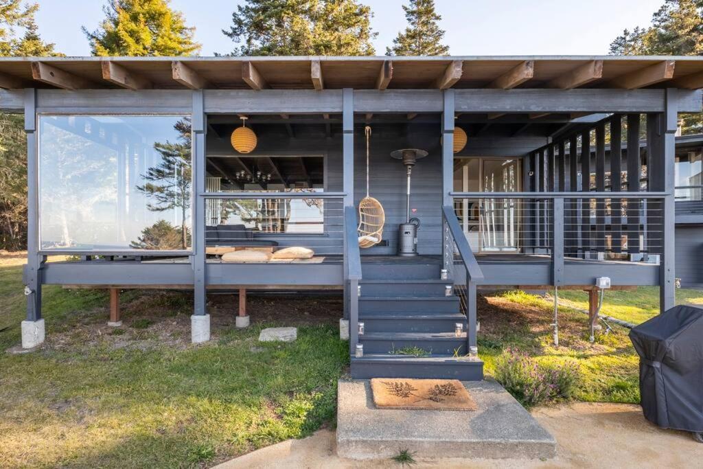 Driftwood Lodge ~ 5 Bedroom / 7 Bath ~ 30-Acre Private Estate On Hwy 1 ~ Hot Tub ~ Oceanview ~ Reunions & Retreats Walsh Landing Exterior photo