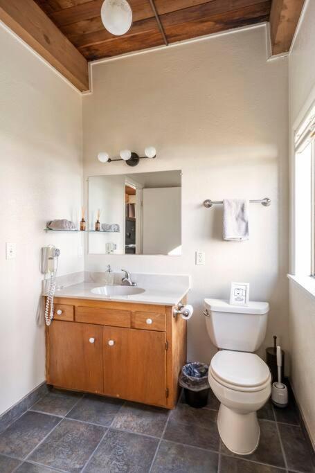 Driftwood Lodge ~ 5 Bedroom / 7 Bath ~ 30-Acre Private Estate On Hwy 1 ~ Hot Tub ~ Oceanview ~ Reunions & Retreats Walsh Landing Exterior photo